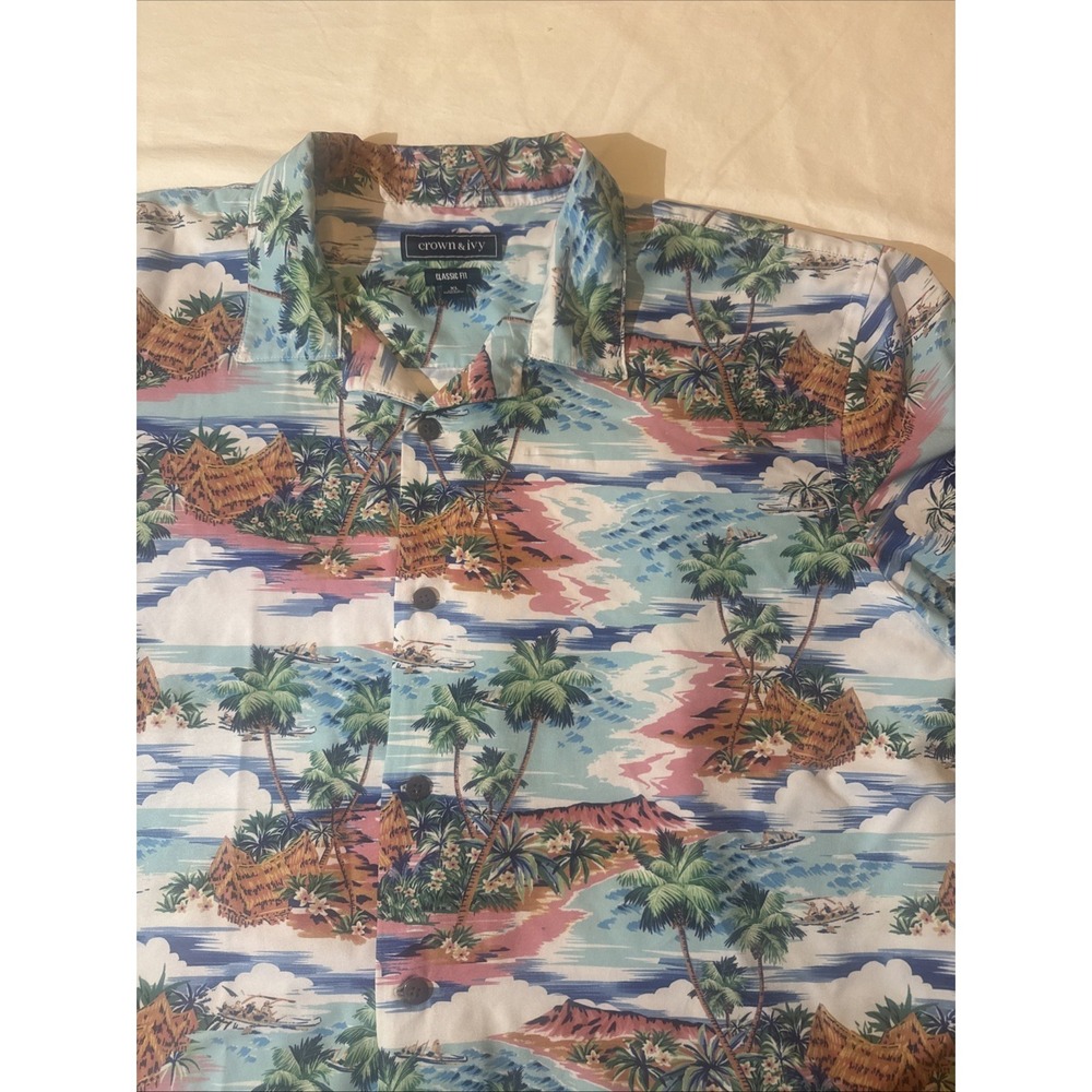 Crown & Ivy Men's Hawaiian Shirt Size XL Button Down Beach Scene Silk Feel